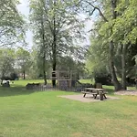 5 Person In Hovborg-by Traum * הובבורג